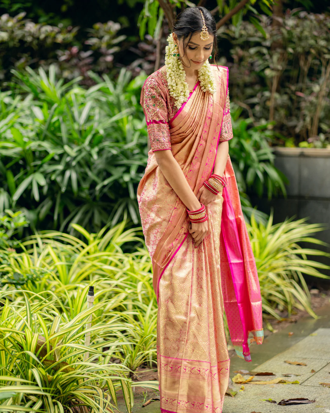 Nauvari Saree Caption for Instagram in Marathi