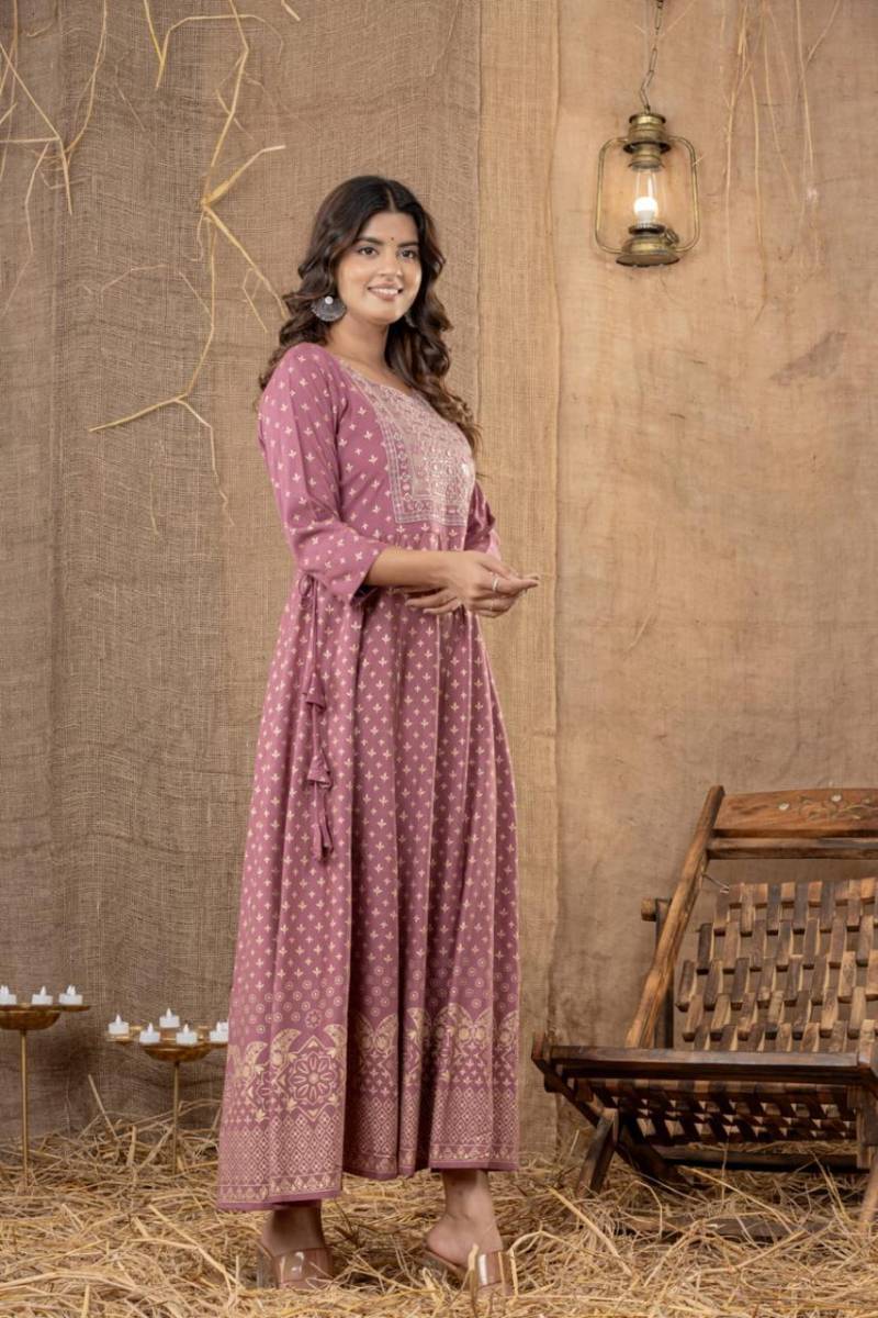 Long Kurti Captions for Instagram